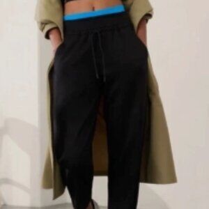 Athleta Women's Black/Allure Jogger Size L